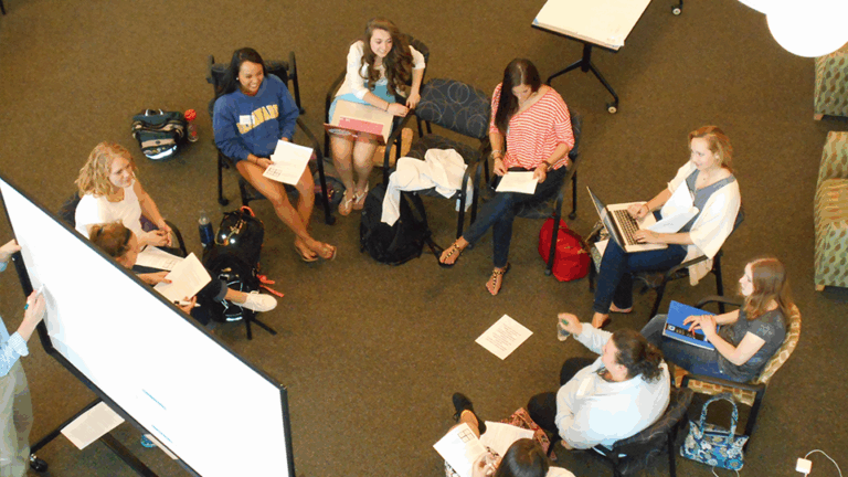 Read more about the article Assessing and Improving Political Learning and Engagement on College Campuses
